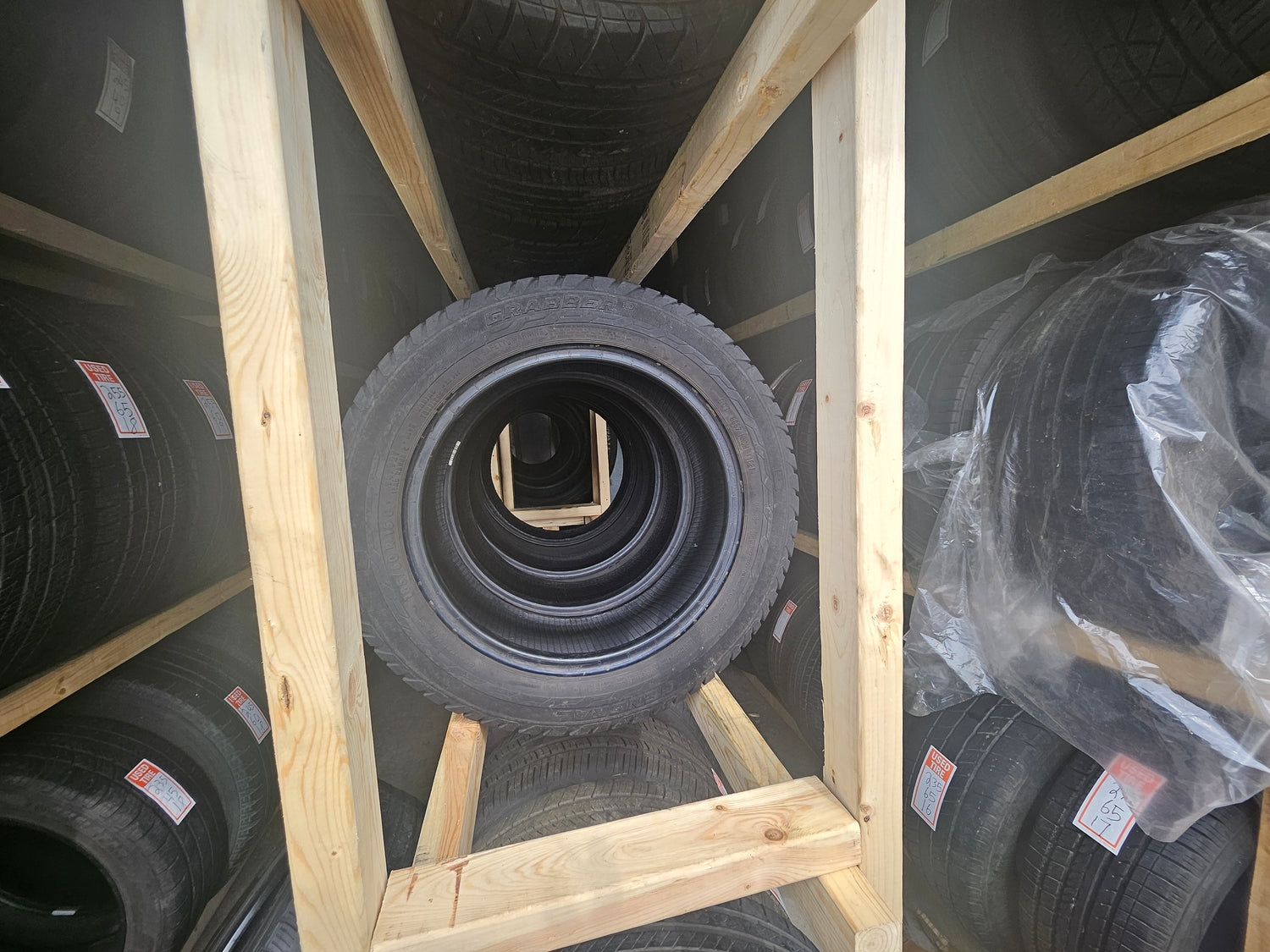 Mobile Tire Rescue stocks a large inventory of quality used tires to be mounted at a moments notice when someone calls with a flat/blown tire. Our used tires are meticulously screened for possible defects such as sidewall damage, lateral and radial runout, heat rings, and uneven tread wear. 